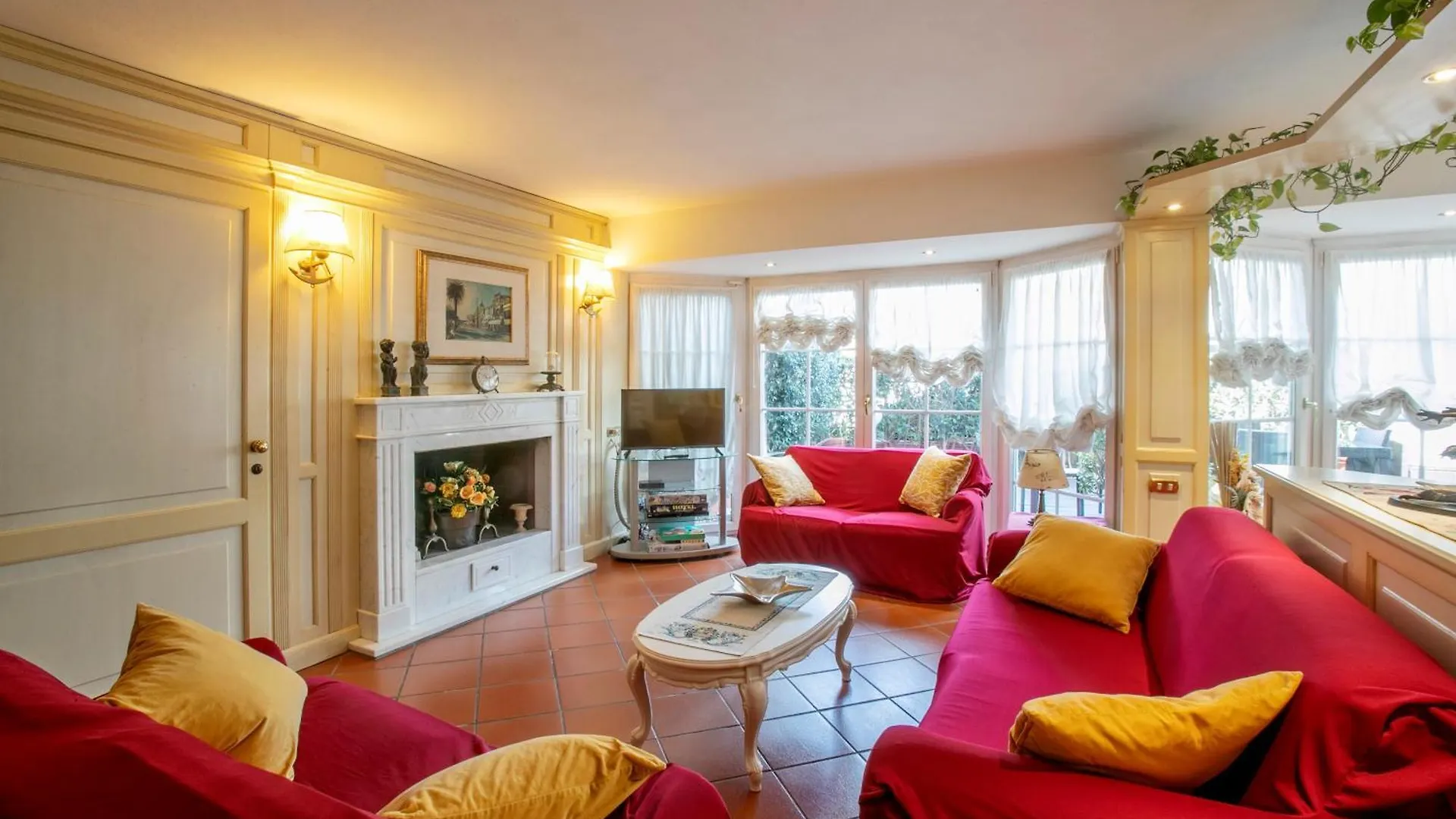 Apartment Maison Renee Viareggio Italien