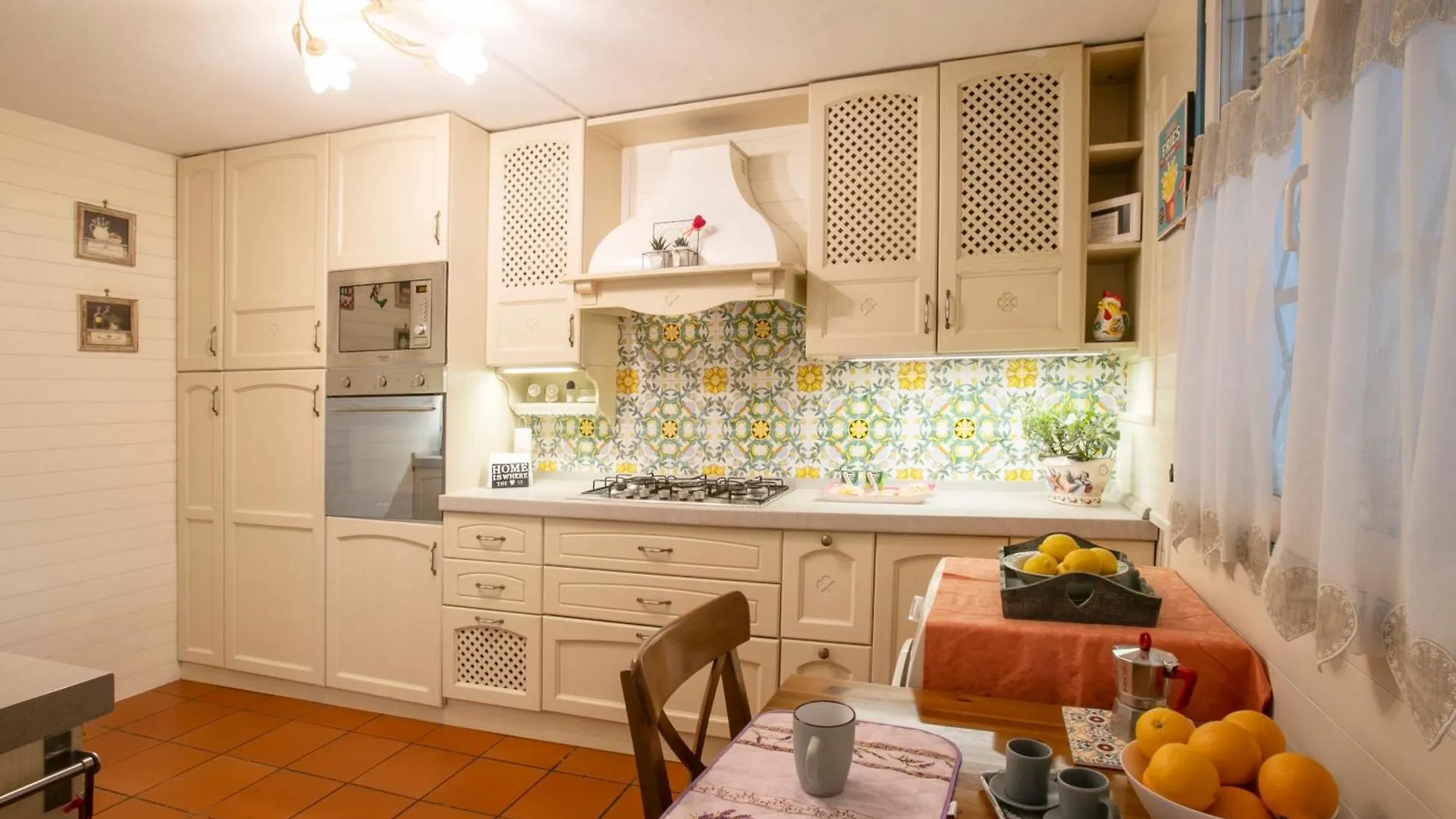 Maison Renee Viareggio 0*,